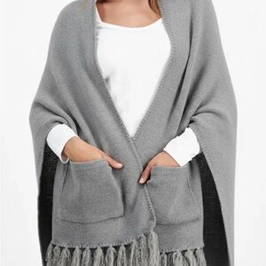 Elegant Gray Knit Wrap with Fringe